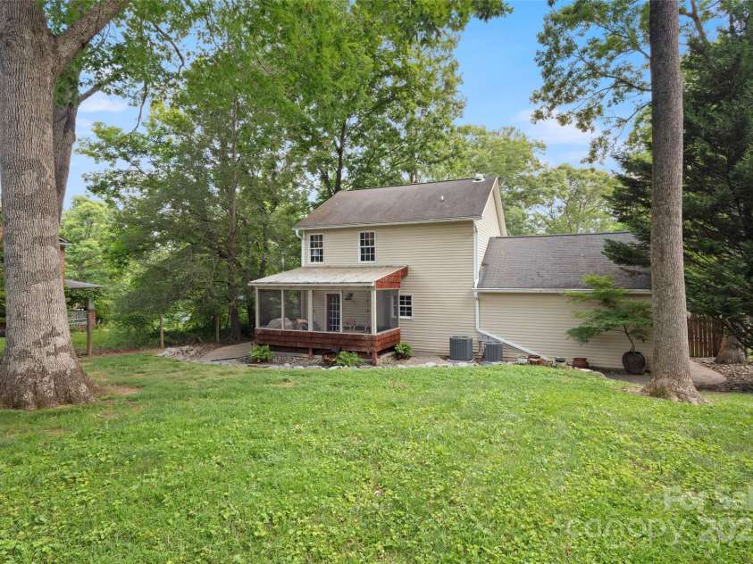 15 Graceland Place, Arden, NC 28704.  MLS# CAR4283813, YatesRealty ID 28090. 