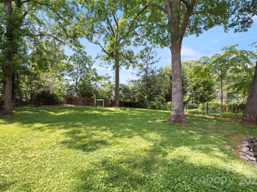 15 Graceland Place, Arden, NC 28704.  MLS# CAR4283813, YatesRealty ID 28090. 