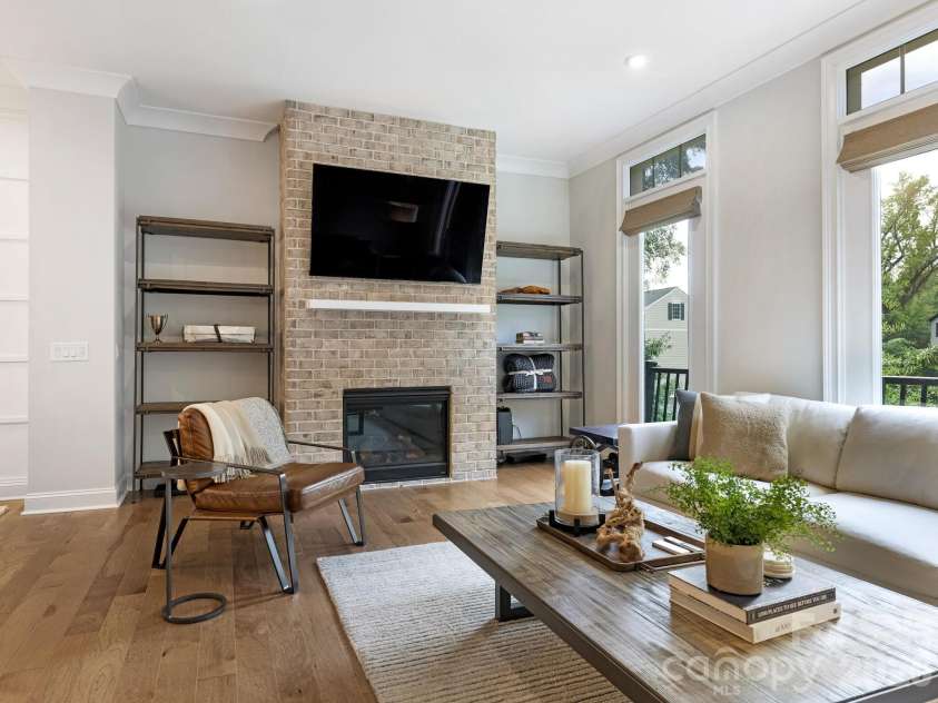 2555 Deacon Avenue, Charlotte, NC 28204.  MLS# CAR4369871, YatesRealty ID 28091. Living Room