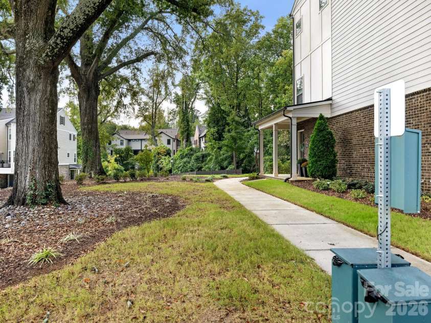 2555 Deacon Avenue, Charlotte, NC 28204.  MLS# CAR4369871, YatesRealty ID 28091. Sidewalk to Building