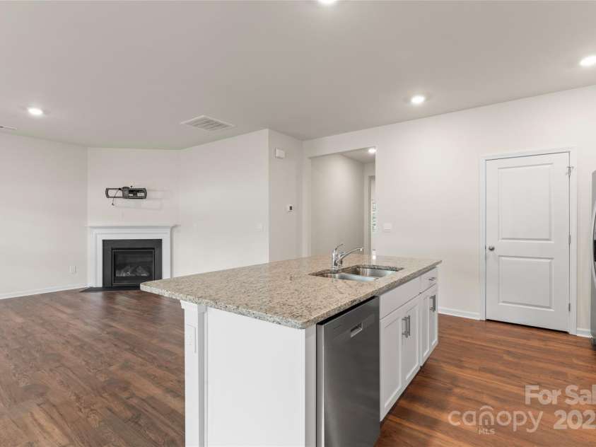 3505 Sycamore Crossing Court, Mount Holly, NC 28120.  MLS# CAR4277141, YatesRealty ID 28092. 