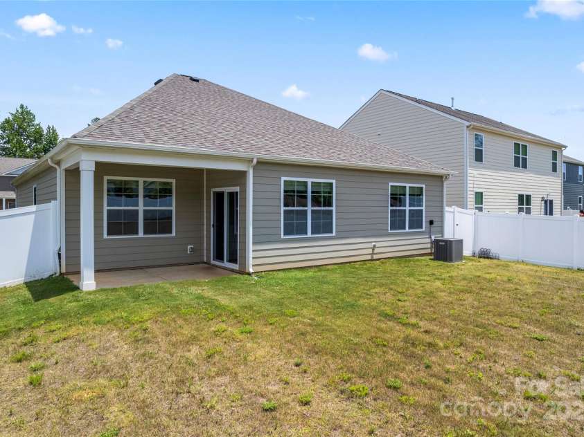 3505 Sycamore Crossing Court, Mount Holly, NC 28120.  MLS# CAR4277141, YatesRealty ID 28092. 