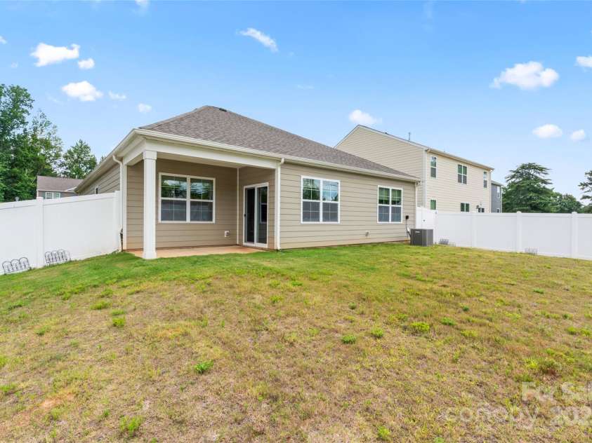 3505 Sycamore Crossing Court, Mount Holly, NC 28120.  MLS# CAR4277141, YatesRealty ID 28092. 