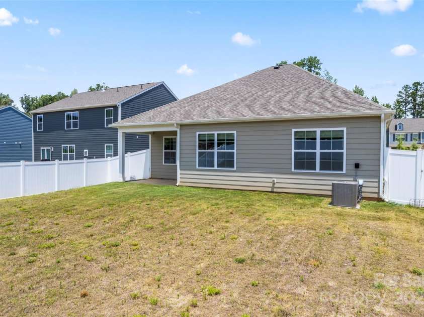 3505 Sycamore Crossing Court, Mount Holly, NC 28120.  MLS# CAR4277141, YatesRealty ID 28092. 