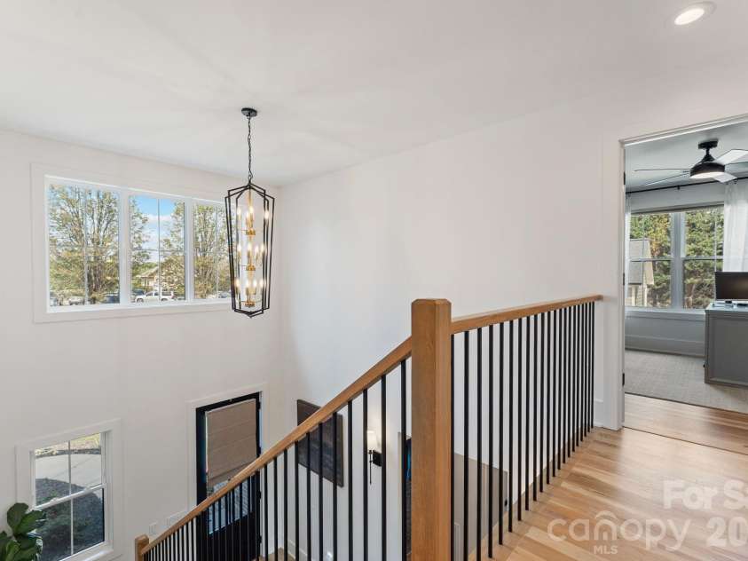 1116 Players Ridge Road, Hickory, NC 28601.  MLS# CAR4371667, YatesRealty ID 28093. 