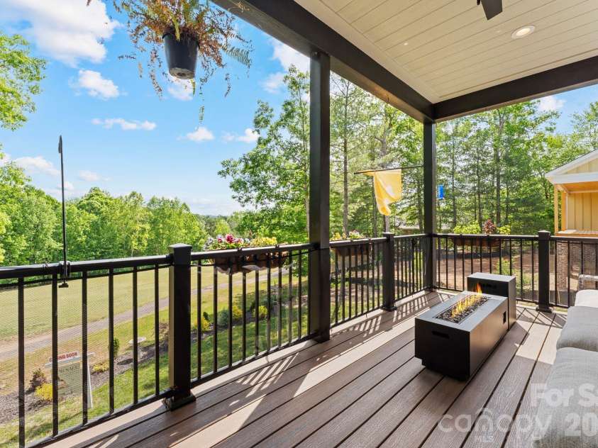 1116 Players Ridge Road, Hickory, NC 28601.  MLS# CAR4371667, YatesRealty ID 28093. 