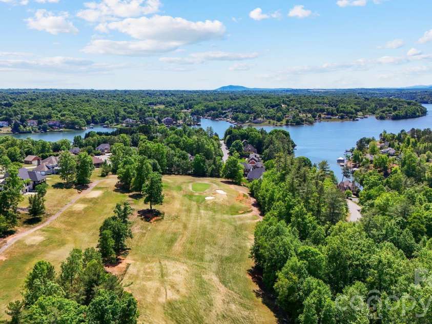 1116 Players Ridge Road, Hickory, NC 28601.  MLS# CAR4371667, YatesRealty ID 28093. 