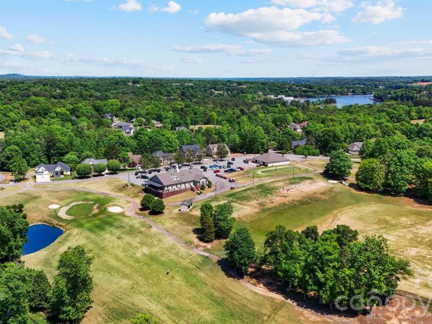 1116 Players Ridge Road, Hickory, NC 28601.  MLS# CAR4371667, YatesRealty ID 28093. 