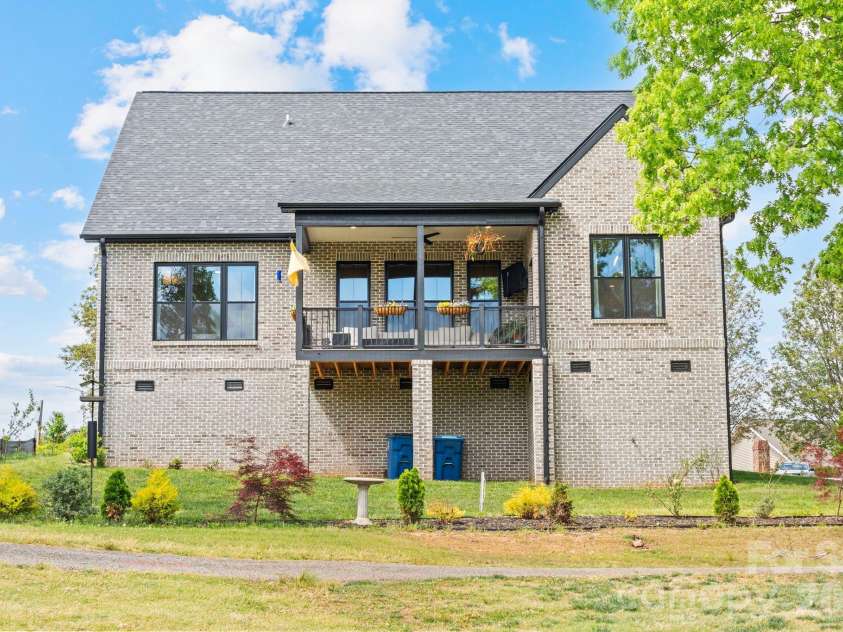 1116 Players Ridge Road, Hickory, NC 28601.  MLS# CAR4371667, YatesRealty ID 28093. 