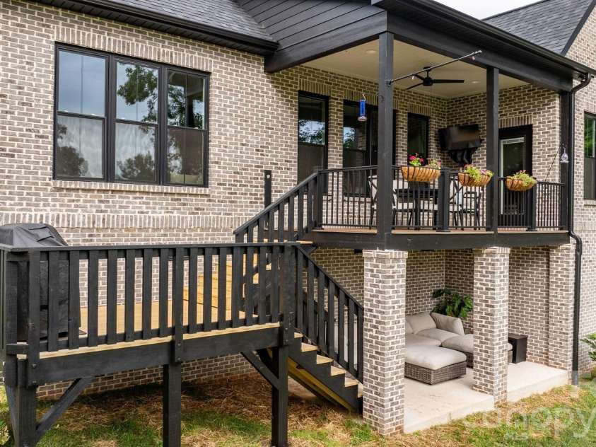1116 Players Ridge Road, Hickory, NC 28601.  MLS# CAR4418255, YatesRealty ID 28093. 