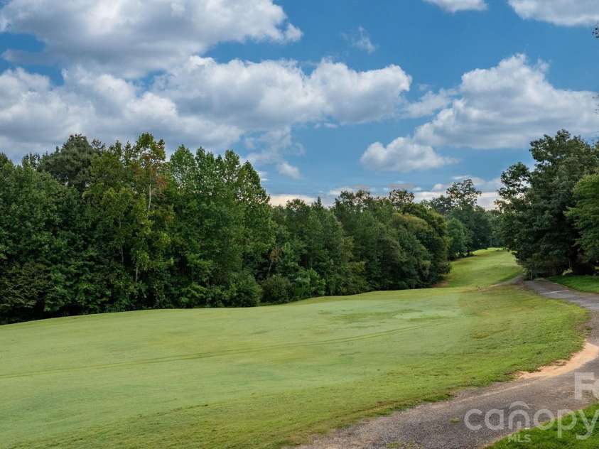 1116 Players Ridge Road, Hickory, NC 28601.  MLS# CAR4418255, YatesRealty ID 28093. 