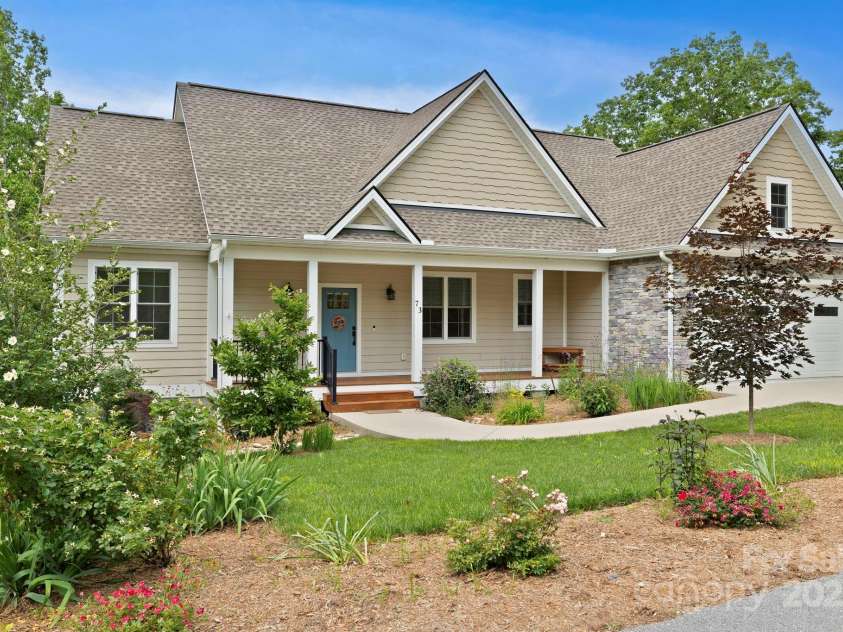 73 Wisdom Cove Road, Flat Rock, NC 28731.  MLS# CAR4203764, YatesRealty ID 28093. Welcome to 73 Wisdom Cove Rd!