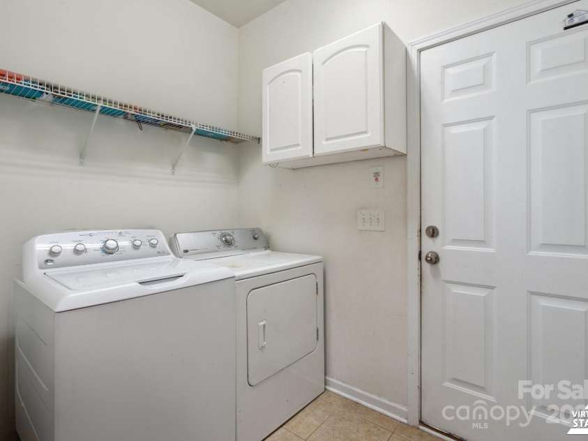 8915 Merrie Rose Avenue, Charlotte, NC 28213.  MLS# CAR4268929, YatesRealty ID 28094. 