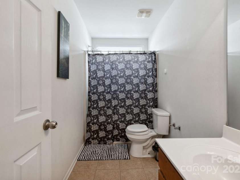 8915 Merrie Rose Avenue, Charlotte, NC 28213.  MLS# CAR4268929, YatesRealty ID 28094. 