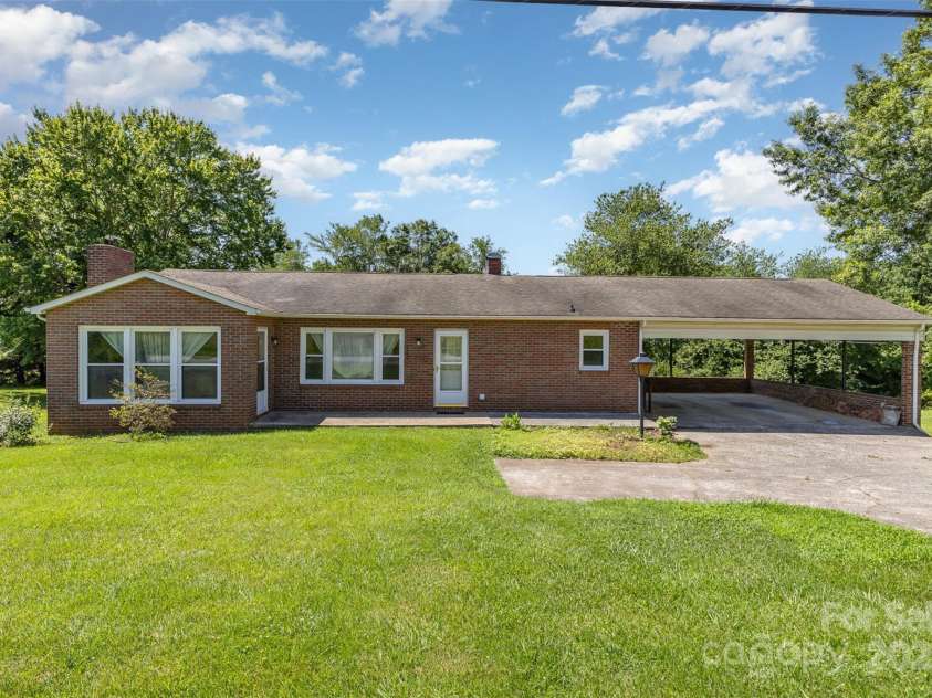 416 Pete Brittain Road, Morganton, NC 28655.  MLS# CAR4272261, YatesRealty ID 28095. 