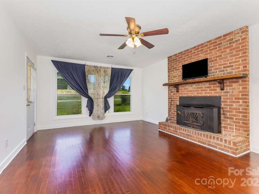 416 Pete Brittain Road, Morganton, NC 28655.  MLS# CAR4272261, YatesRealty ID 28095. 