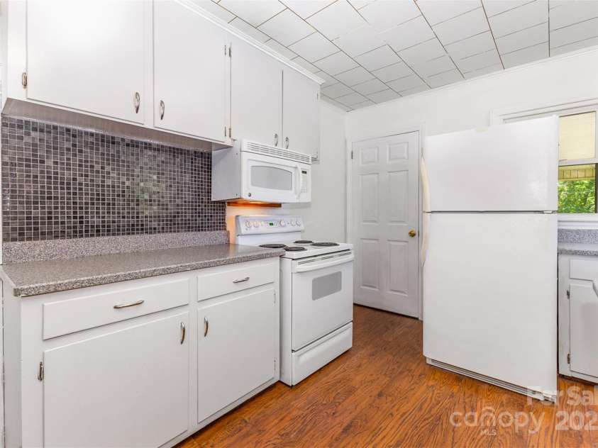 416 Pete Brittain Road, Morganton, NC 28655.  MLS# CAR4272261, YatesRealty ID 28095. 