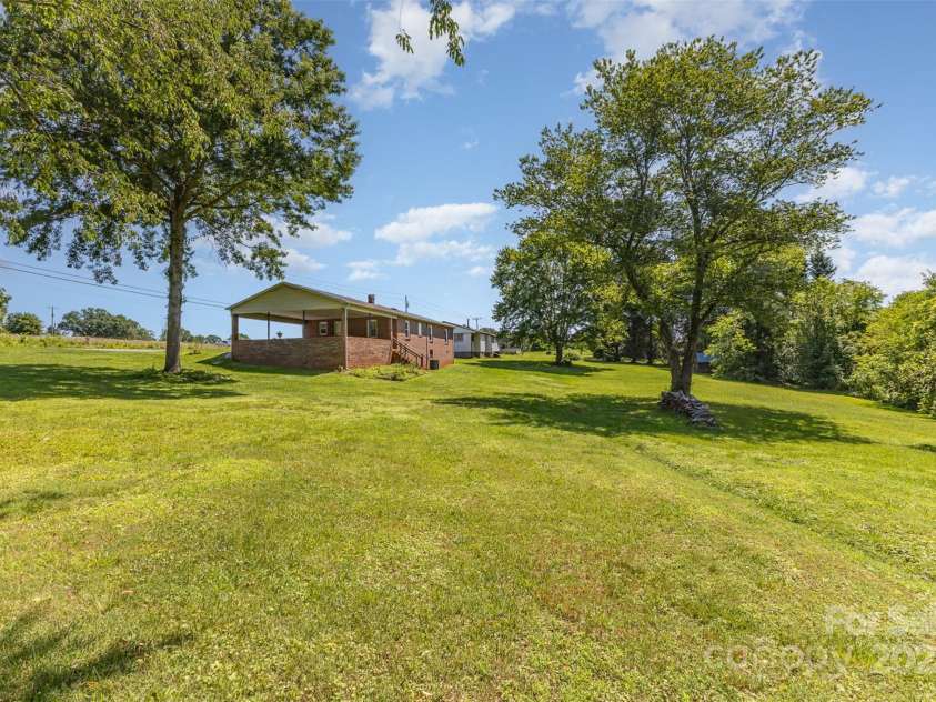 416 Pete Brittain Road, Morganton, NC 28655.  MLS# CAR4272261, YatesRealty ID 28095. 