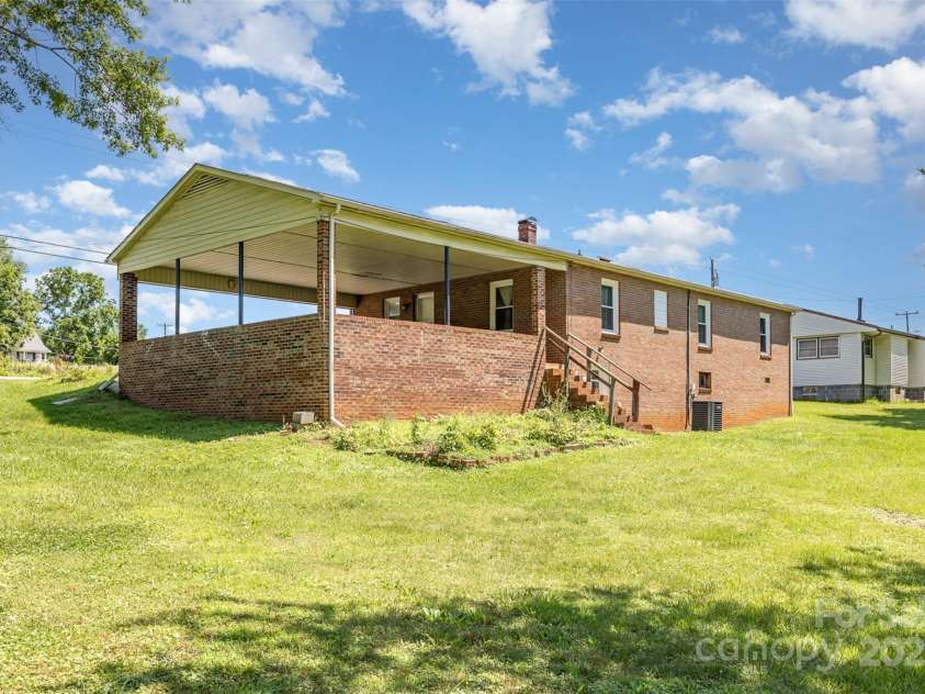 416 Pete Brittain Road, Morganton, NC 28655.  MLS# CAR4272261, YatesRealty ID 28095. 