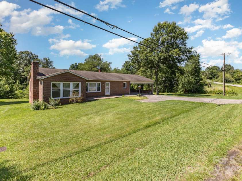 416 Pete Brittain Road, Morganton, NC 28655.  MLS# CAR4272261, YatesRealty ID 28095. 