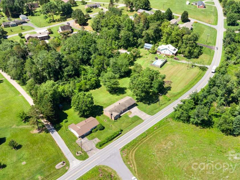 416 Pete Brittain Road, Morganton, NC 28655.  MLS# CAR4272261, YatesRealty ID 28095. 