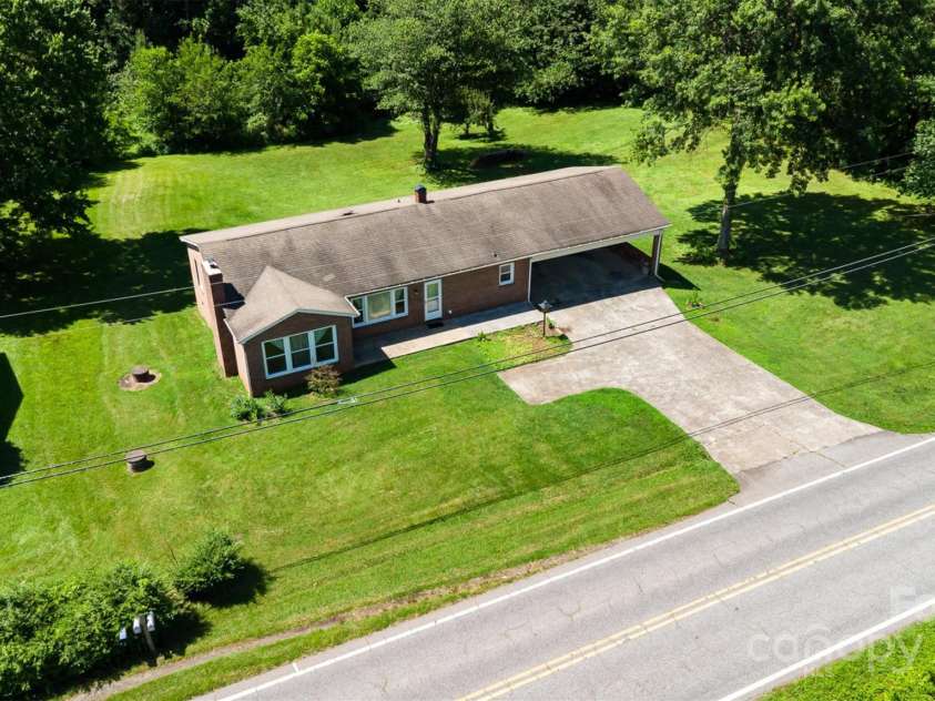 416 Pete Brittain Road, Morganton, NC 28655.  MLS# CAR4272261, YatesRealty ID 28095. 