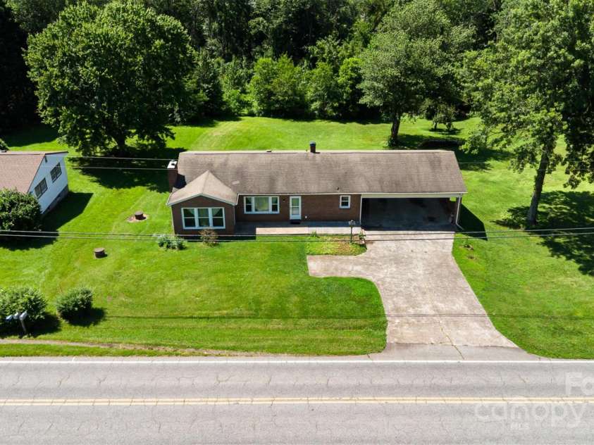 416 Pete Brittain Road, Morganton, NC 28655.  MLS# CAR4272261, YatesRealty ID 28095. 