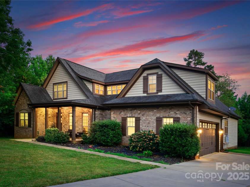 511 Alex D Owens Drive, Kings Mountain, NC 28086.  MLS# CAR4275166, YatesRealty ID 28097. 