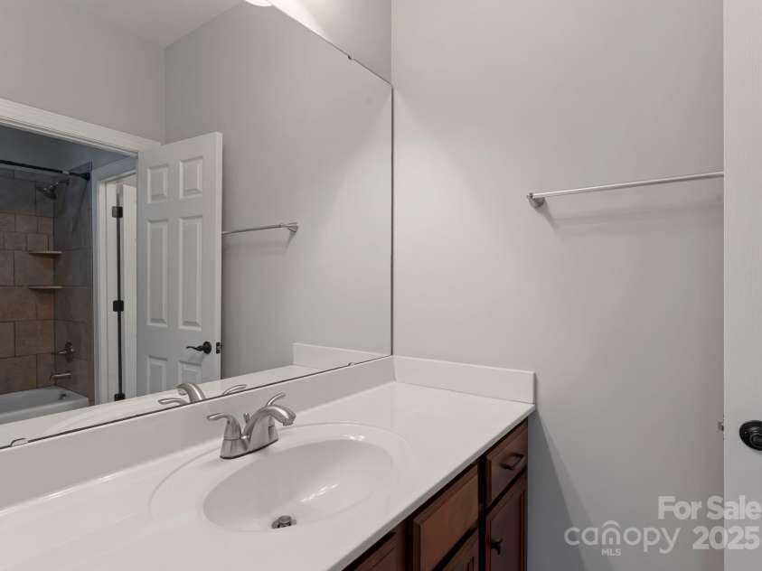 511 Alex D Owens Drive, Kings Mountain, NC 28086.  MLS# CAR4275166, YatesRealty ID 28097. Bathroom (connected to 4th bedroom)