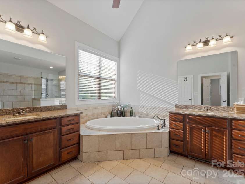 511 Alex D Owens Drive, Kings Mountain, NC 28086.  MLS# CAR4275166, YatesRealty ID 28097. Primary Bathroom