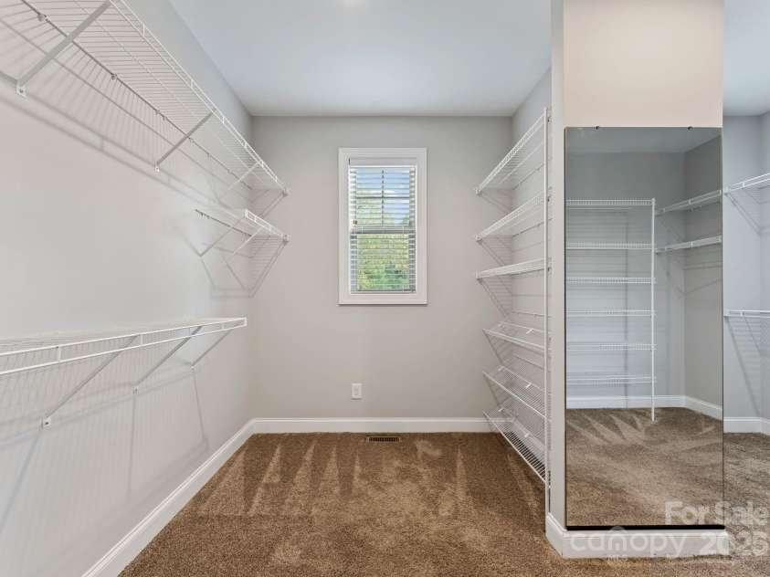 511 Alex D Owens Drive, Kings Mountain, NC 28086.  MLS# CAR4275166, YatesRealty ID 28097. Primary (Double) Walk-in Closet