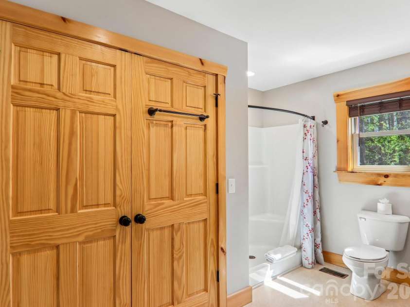 589 Panoramic Loop, Maggie Valley, NC 28751.  MLS# CAR4372216, YatesRealty ID 28097. 