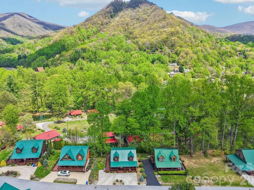 589 Panoramic Loop, Maggie Valley, NC 28751.  MLS# CAR4372216, YatesRealty ID 28097. 