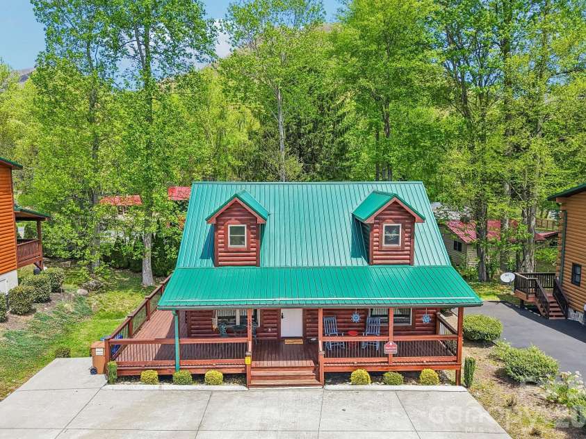 589 Panoramic Loop, Maggie Valley, NC 28751.  MLS# CAR4372216, YatesRealty ID 28097. 