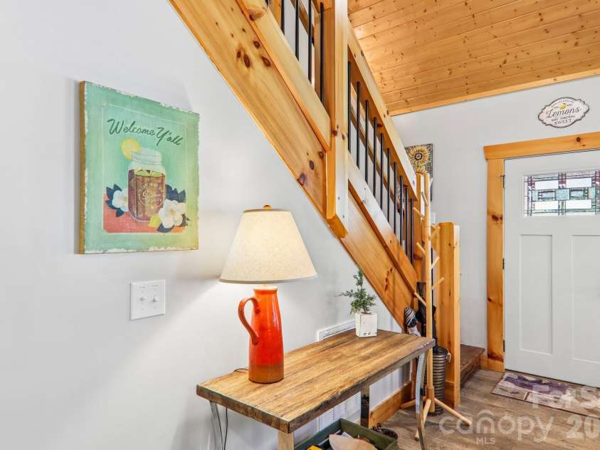 589 Panoramic Loop, Maggie Valley, NC 28751.  MLS# CAR4372216, YatesRealty ID 28097. Entrance in great room