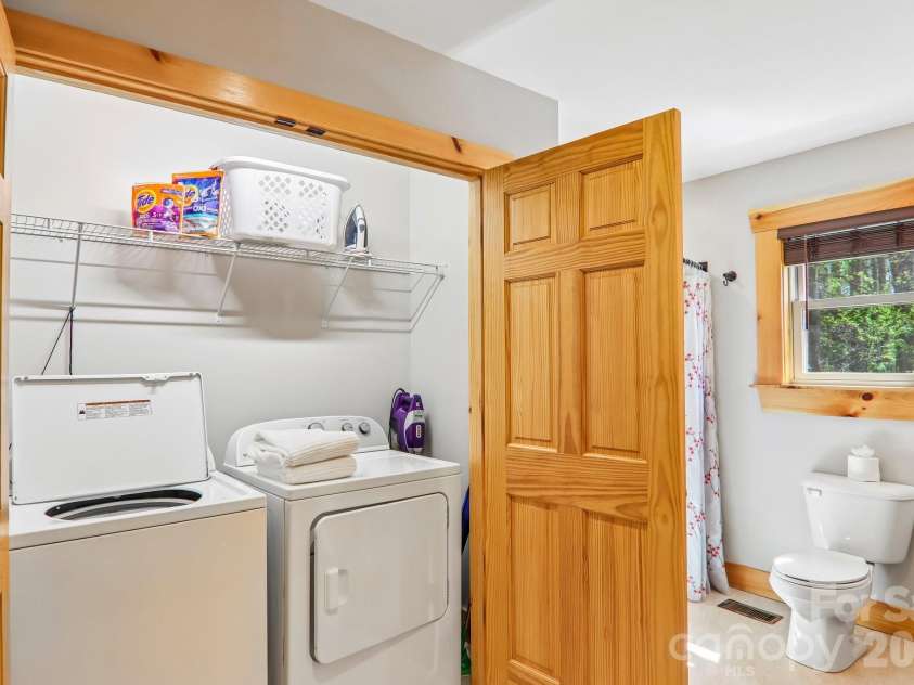 589 Panoramic Loop, Maggie Valley, NC 28751.  MLS# CAR4372216, YatesRealty ID 28097. Main level laundry