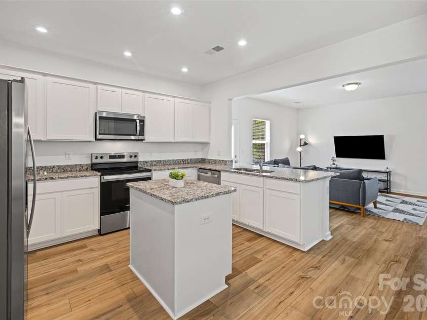 11012 Wickenden Way, Charlotte, NC 28214.  MLS# CAR4410250, YatesRealty ID 28098. 