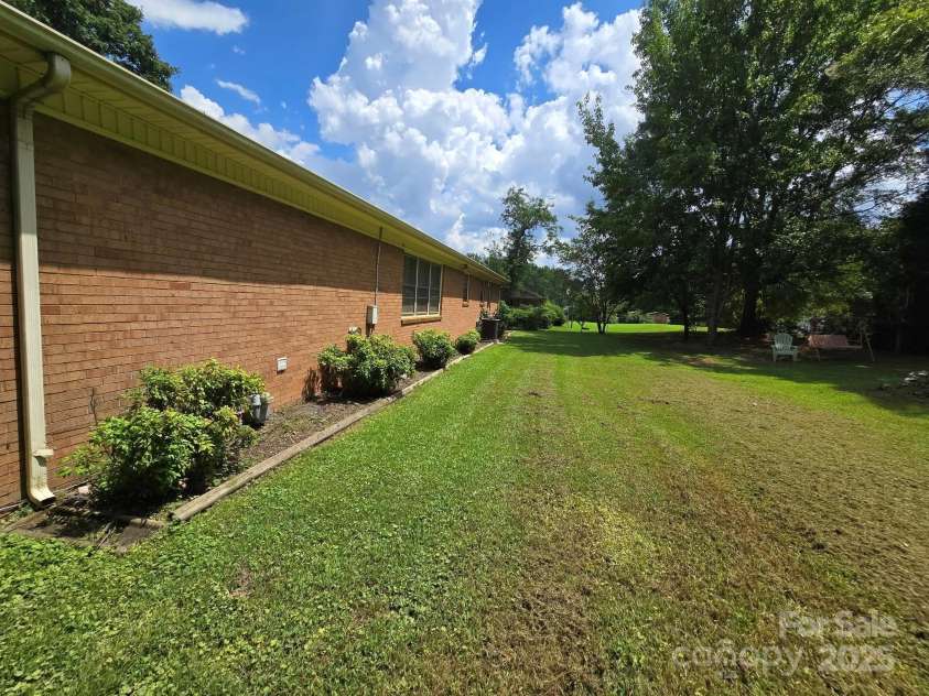 1579 Oak Drive, Shelby, NC 28150.  MLS# CAR4281812, YatesRealty ID 28098. 