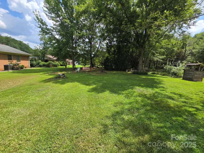1579 Oak Drive, Shelby, NC 28150.  MLS# CAR4281812, YatesRealty ID 28098. 