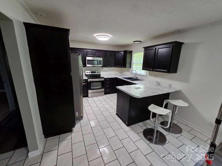 1579 Oak Drive, Shelby, NC 28150.  MLS# CAR4281812, YatesRealty ID 28098. 