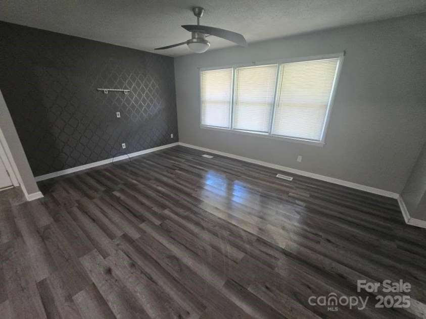 1579 Oak Drive, Shelby, NC 28150.  MLS# CAR4281812, YatesRealty ID 28098. 