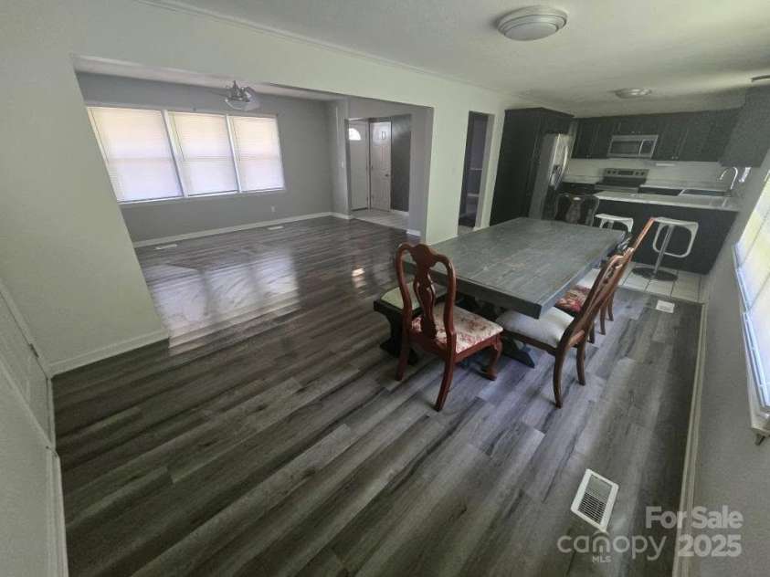 1579 Oak Drive, Shelby, NC 28150.  MLS# CAR4281812, YatesRealty ID 28098. 