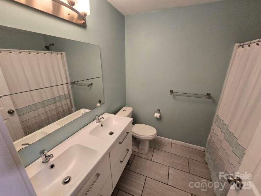 1579 Oak Drive, Shelby, NC 28150.  MLS# CAR4281812, YatesRealty ID 28098. 