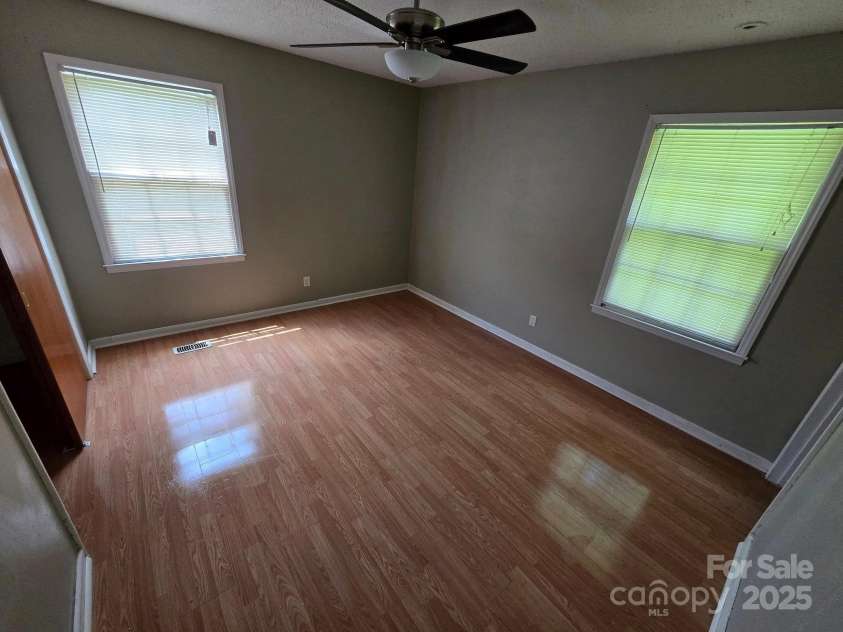 1579 Oak Drive, Shelby, NC 28150.  MLS# CAR4281812, YatesRealty ID 28098. 