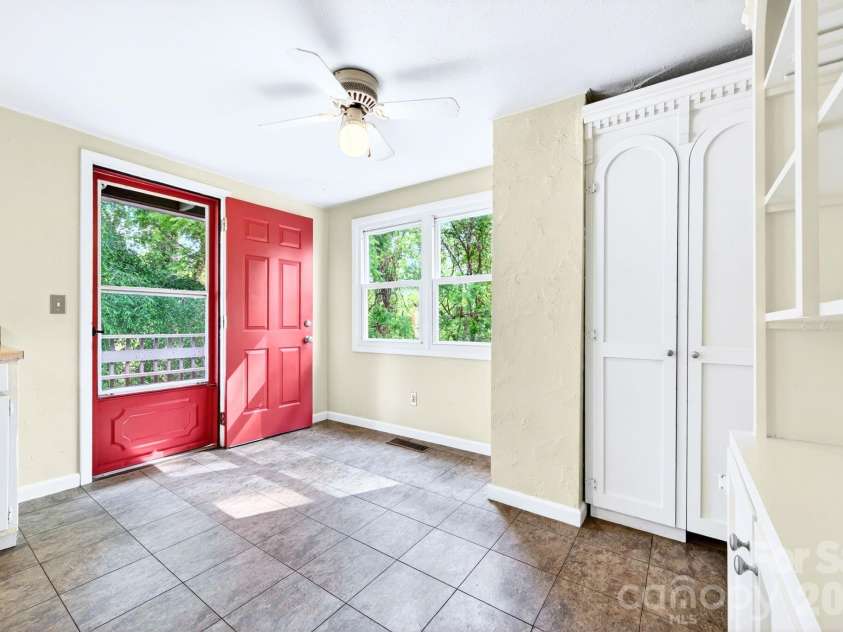 138 Brooklyn Road, Asheville, NC 28803.  MLS# CAR4368961, YatesRealty ID 28099. 06-Kitchen