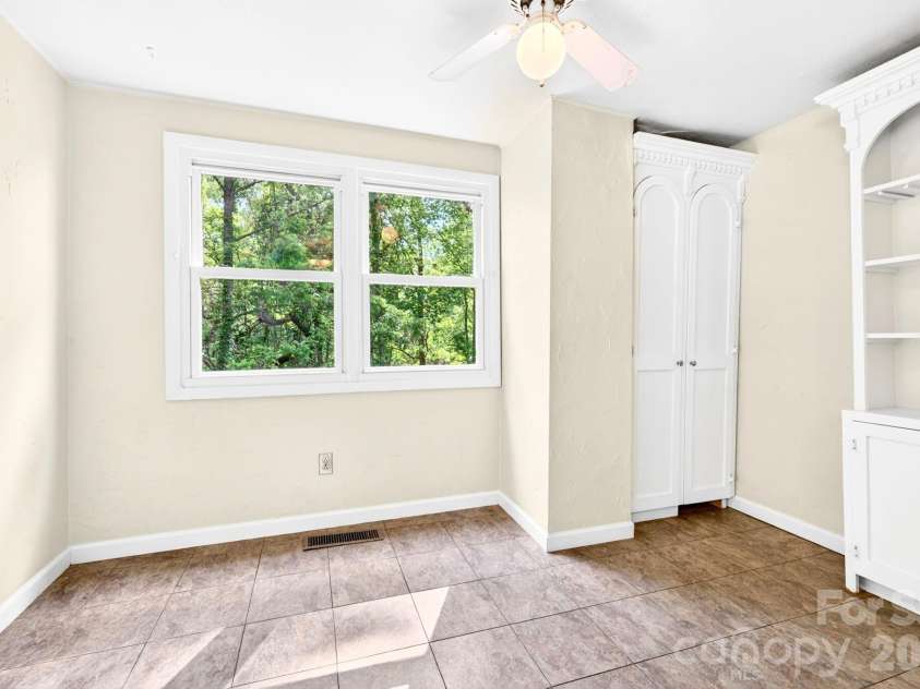 138 Brooklyn Road, Asheville, NC 28803.  MLS# CAR4368961, YatesRealty ID 28099. 07-Kitchen
