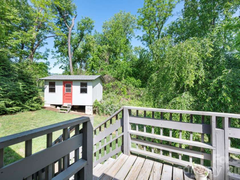 138 Brooklyn Road, Asheville, NC 28803.  MLS# CAR4368961, YatesRealty ID 28099. 16-Back Yard/Workshop
