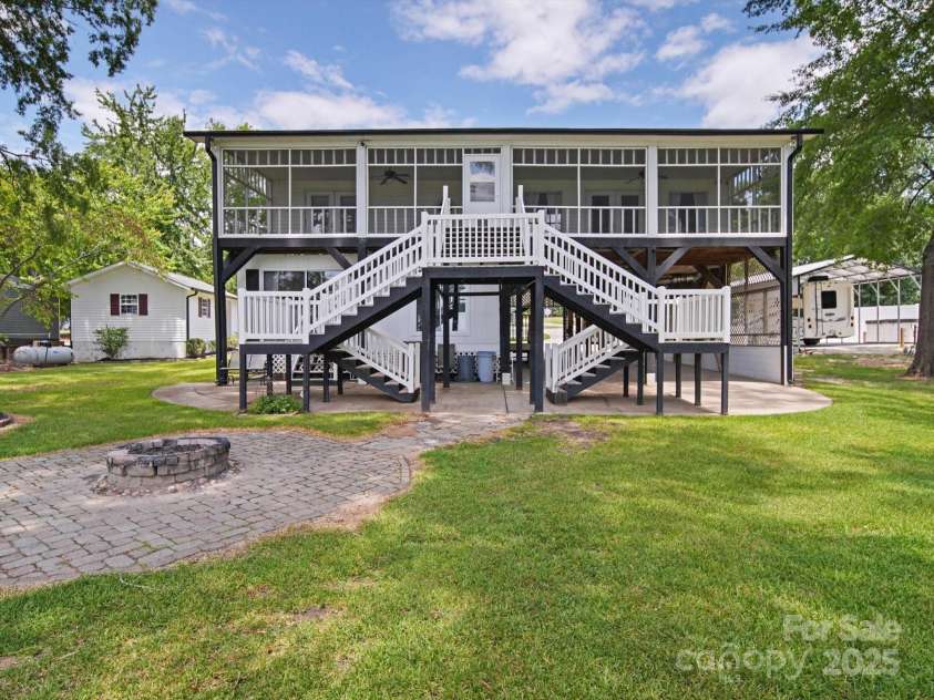 2364 Lakeside Drive, Liberty Hill, SC 29074.  MLS# CAR4283038, YatesRealty ID 28099. 