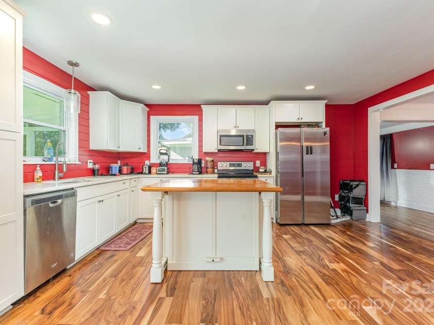 41 Fleetwood Drive, Concord, NC 28027.  MLS# CAR4318616, YatesRealty ID 281. 