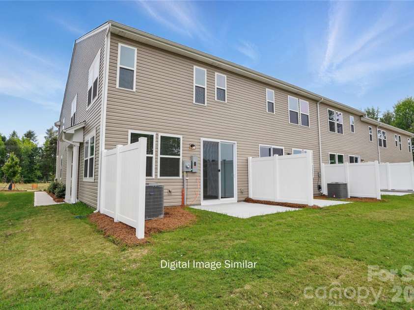 1300 Vibrant Road, Charlotte, NC 28215.  MLS# CAR4353687, YatesRealty ID 2810. 